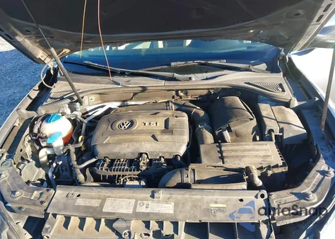 2015 Volkswagen Passat 1.8T Limited Edition z USA, uszkodzony, nr VIN 1VWAT7A34FC110583